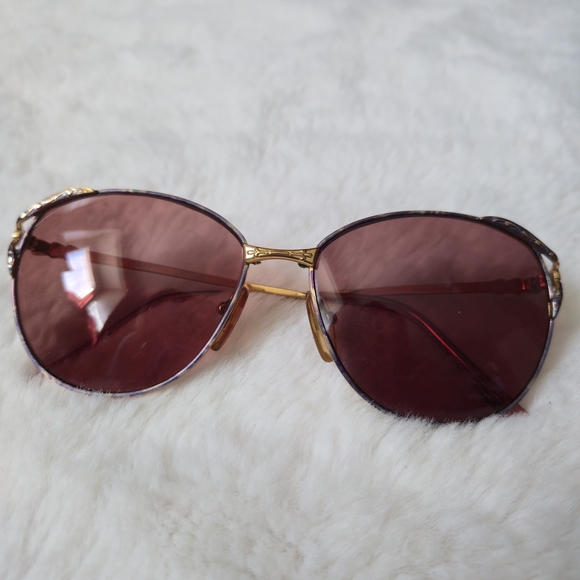 Vintage Elizabeth Arden Gold Metal Frame Sunglasses - Picture 1 of 5